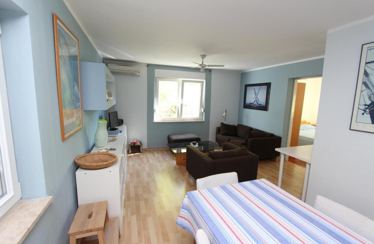 Apartment Maestral 로비니 외부 사진